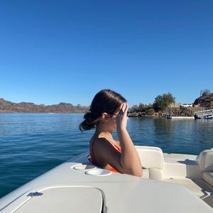 Meet your Posher, Mia